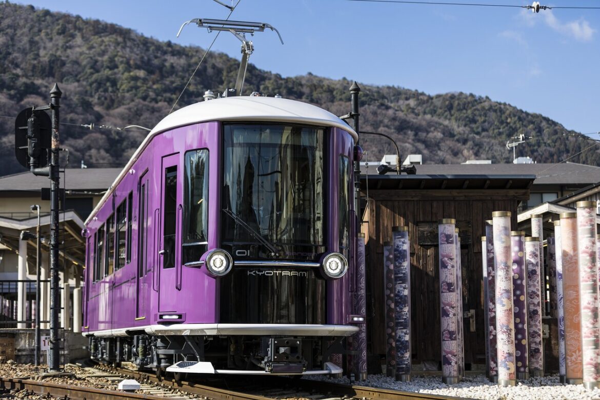 KYOTRAM, the first new Randen train in 24 years, is now in operation