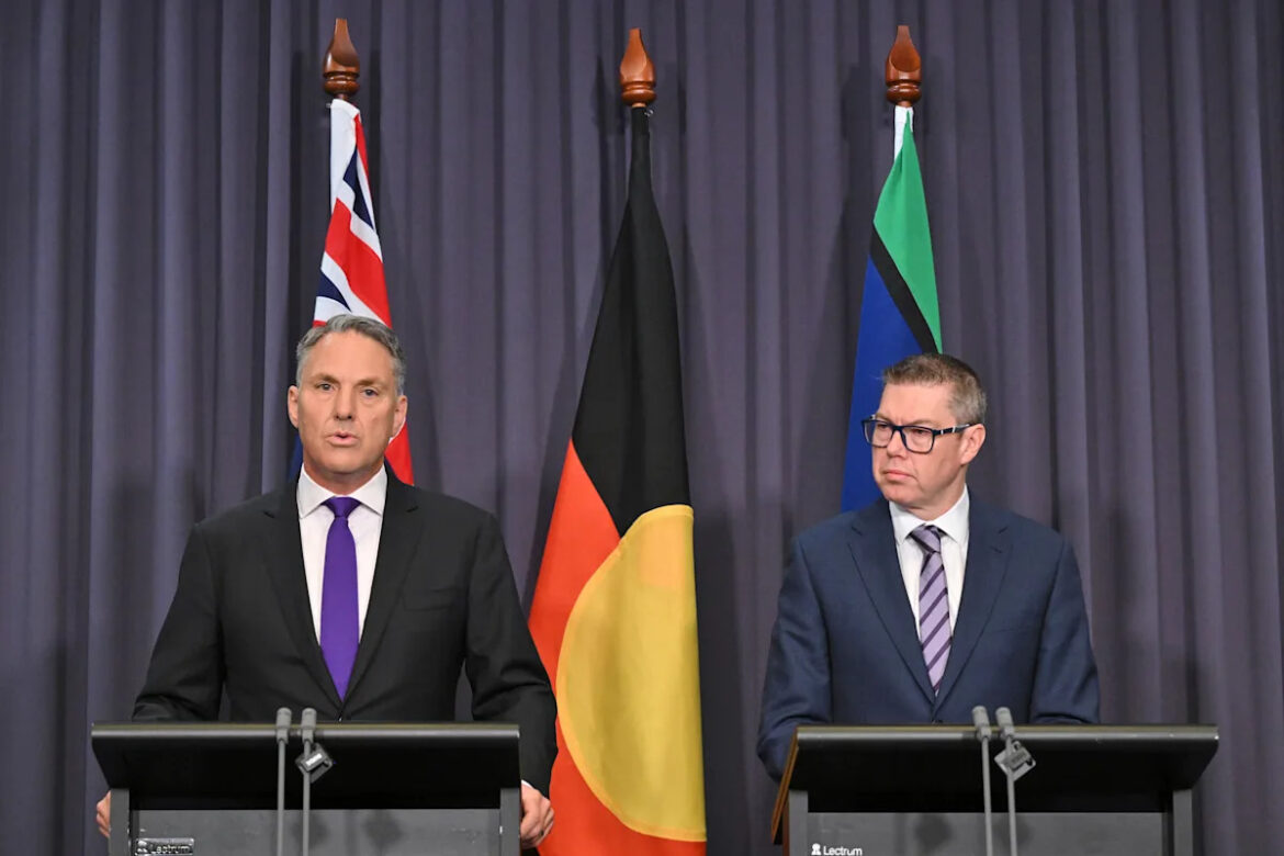 Australia selects Japan’s Mitsubishi Heavy Industries for $6.5B warship deal Australia selects Japan's Mitsubishi Heavy Industries for $6.5B warship deal