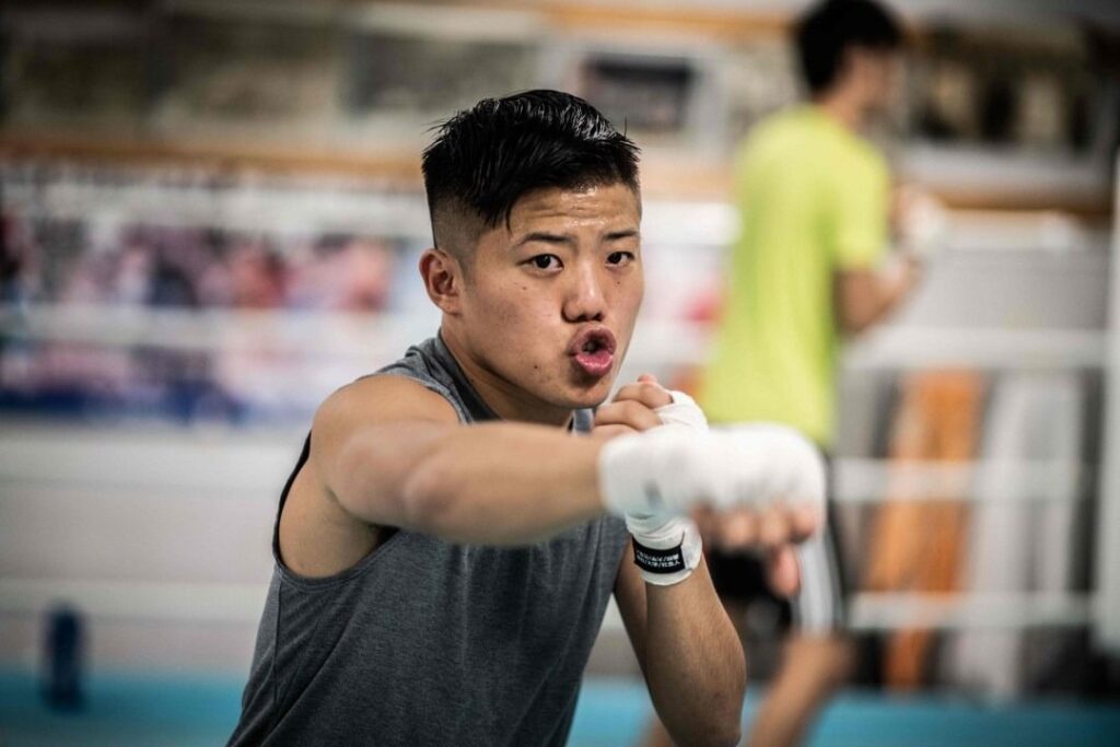 Top Japanese fighter retires to support comatose boxer brother Top Japanese fighter retires to support comatose boxer brother