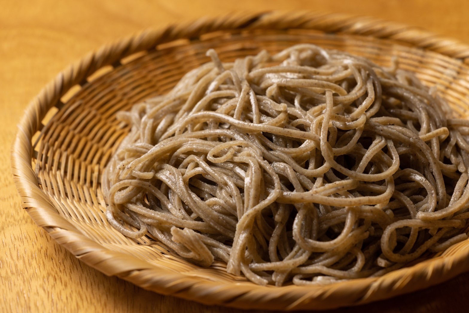 Soba should be swallowed, not chewed. (©Soba Osame)