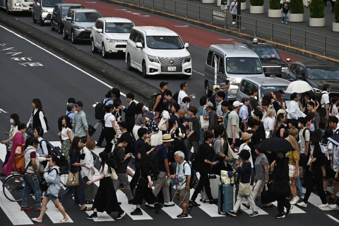 Biggest drop in Japanese nationals seen alongside record high in foreign residents