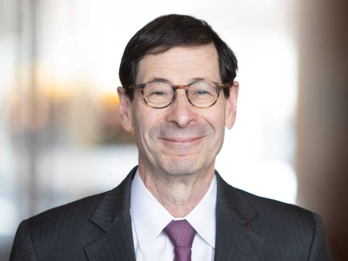 Former IMF economist advises Japan to strengthen non-U.S. ties Former IMF economist advises Japan to strengthen non-U.S. ties