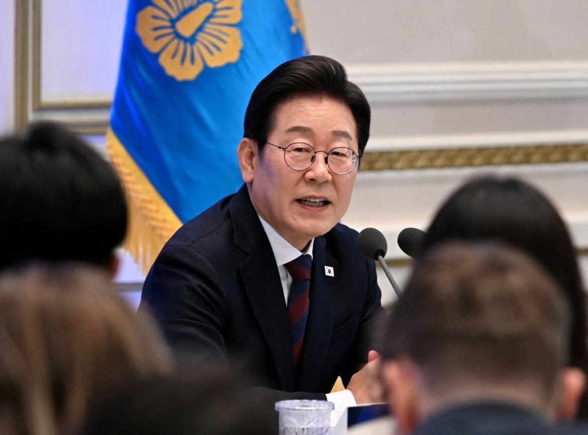 South Korean President Lee to visit Japan for summit with Ishiba, Seoul says South Korean President Lee to visit Japan for summit with Ishiba, Seoul says