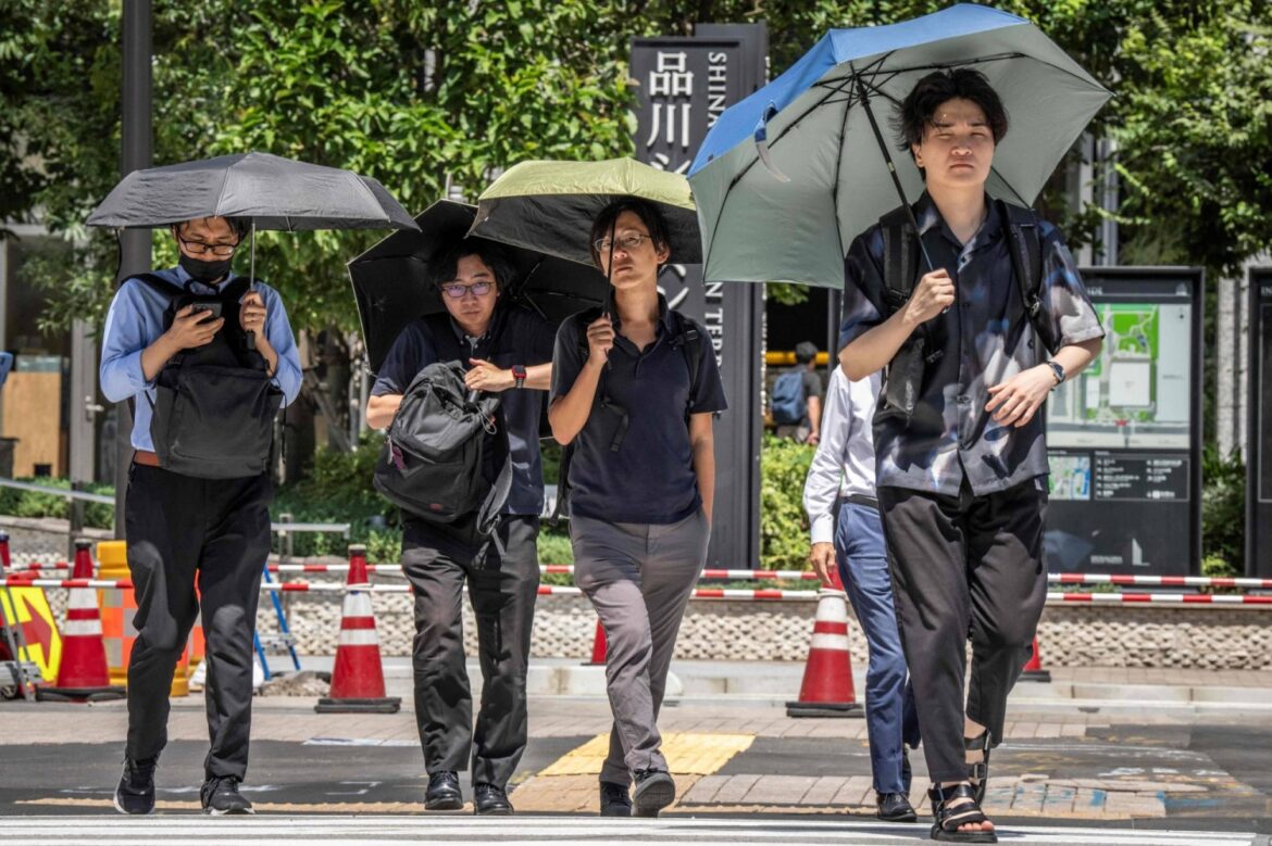 Tokyo logs record 10 days of 35 C or hotter, weather agency says