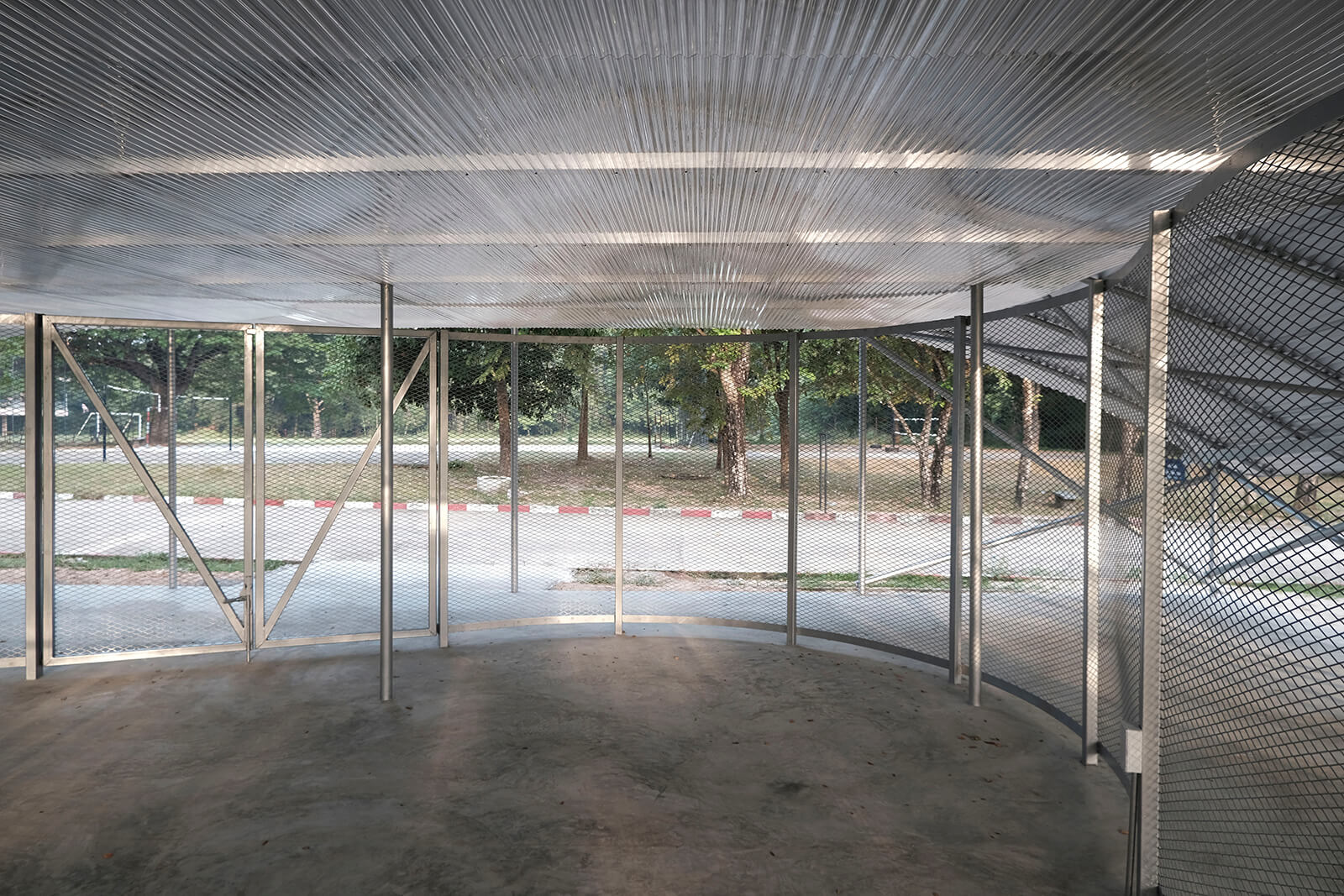 Translucent surfaces for Roof and Room connect the structure to its surroundings to establish a sense of transparency | Bangkok Tokyo Architecture | Thailand | STIRworld