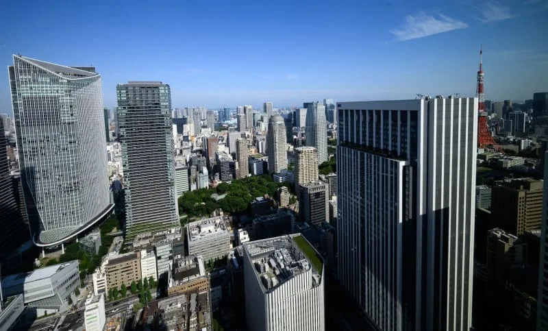 High-rise buildings characterize the image of downtown Tokyo. With a catchment area of around 37 million people, the Tokyo metropolitan region is considered the largest metropolitan area in the world according to the UN. Bernd von Jutrczenka/dpa