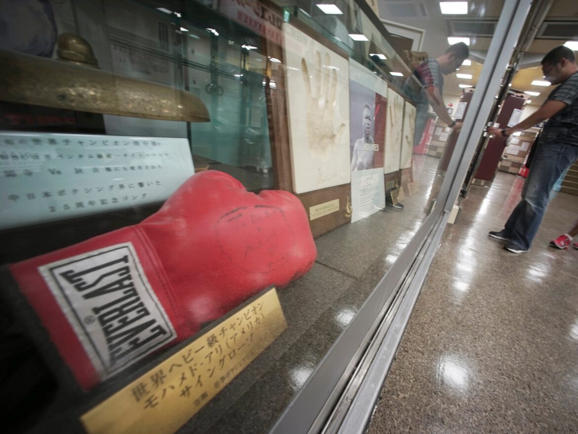 Two boxers die from brain injuries in separate bouts in Japan | Boxing News