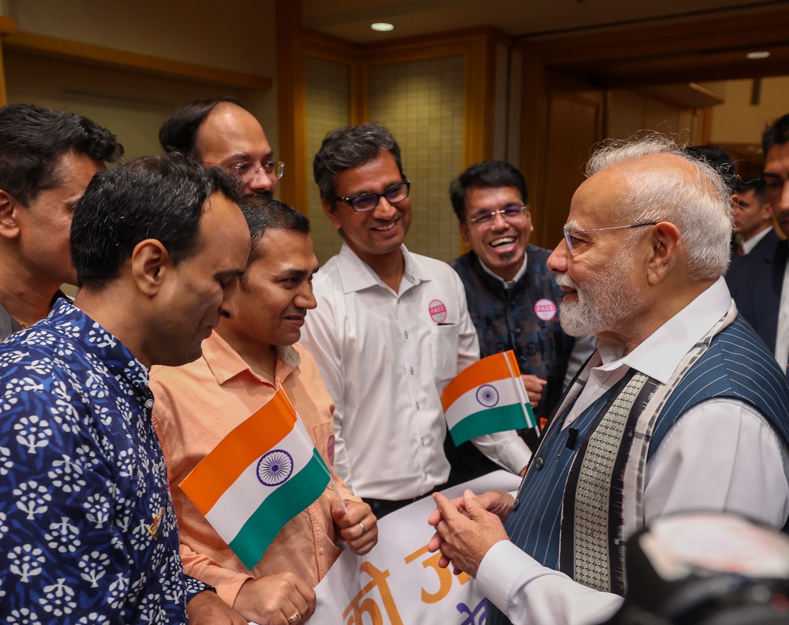 Members of Indian community greet PM Modi(X@narendramodi)