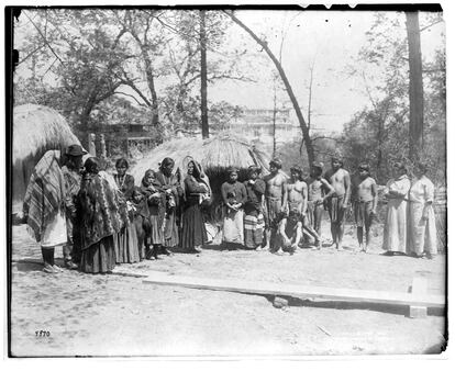Igorot villagers, pictured in San Luis, Philippines, 1904.