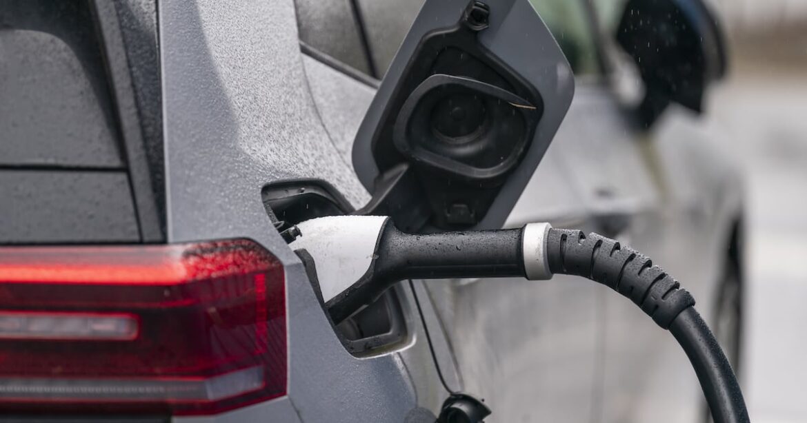 Japanese car firms at bottom of UK electric sales ranking – The Irish News