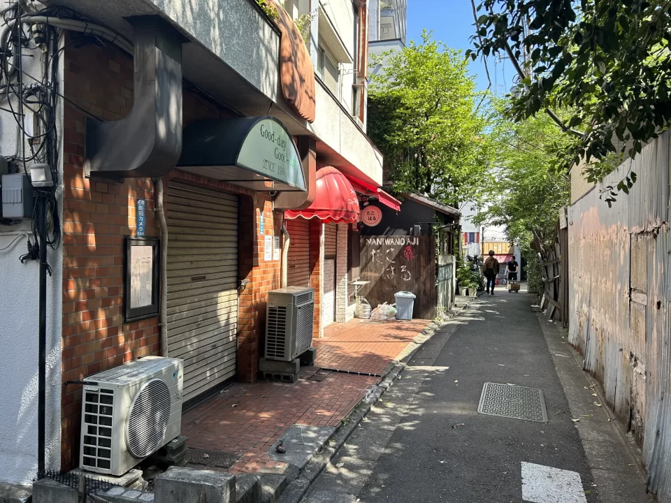 Photo of a backstreet in Tokyo's Sangenjaya neighbourhood. 