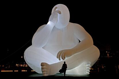 Amanda Parer's sculpture 'Man' at the recent Dubai exhibition.