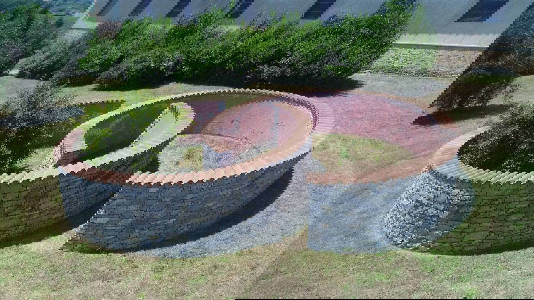 Hidetoshi Nagasawa's Reversed Garden at Villa La Magia, Quarrata. Photo: Alessandro Pasquali / Danae Project