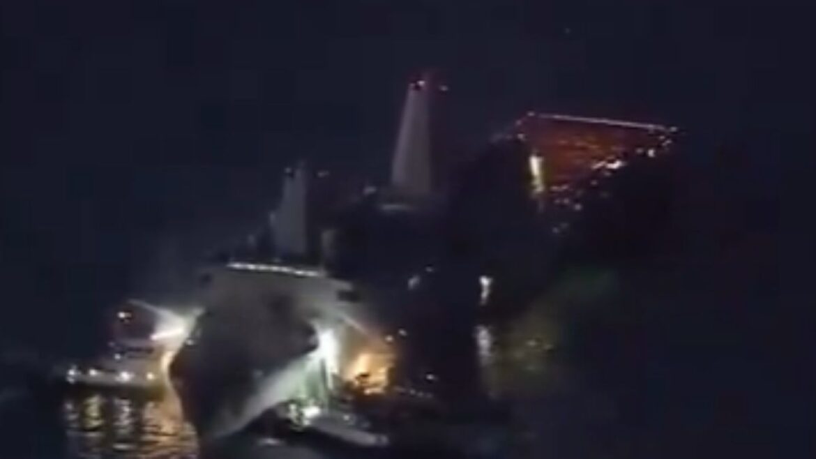 Fire breaks out on US navy ship New Orleans in Japan’s Okinawa, firefighting ops underway – VIDEO – US News In Photos
