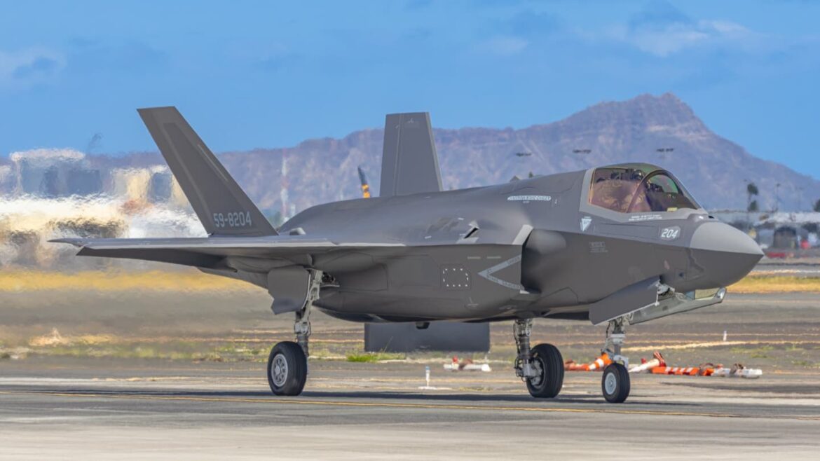 First Japanese F-35B Stealth Jets Spotted En Route to Japan First Japanese F-35B Stealth Jets Spotted En Route to Japan