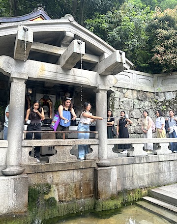 Students in Seaver College's Japan Perspectives program
