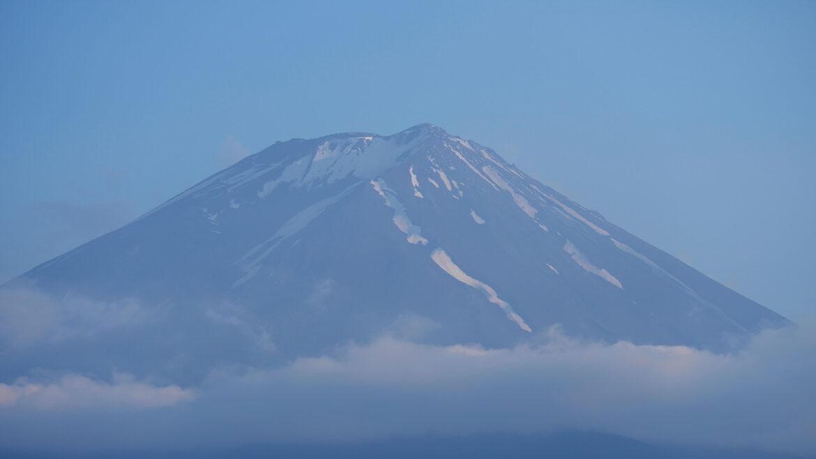 Japan uses AI-generated eruption of Mount Fuji to prepare Tokyo for worst-case scenario Japan uses AI-generated eruption of Mount Fuji to prepare Tokyo for worst-case scenario