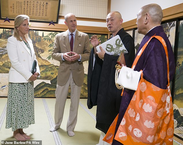 They also met with the temple's monks including Head Priest Eimyo Miyata to learn about Buddhist traditions