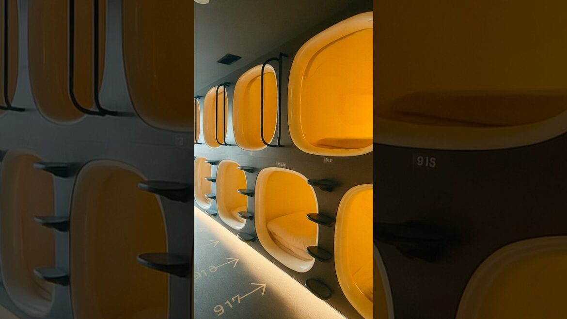 Inside a Capsule Hotel in Nagoya, Japan 🇯🇵