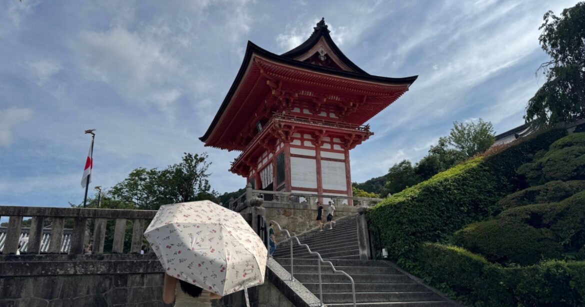 Is Kyoto really as crowded with foreign tourists as they say?