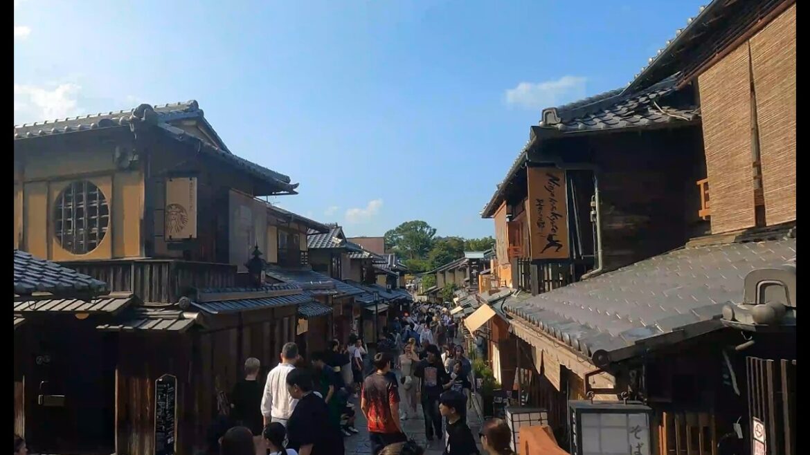Kyoto 4K – Random Walk Tour – Ep. 1 (Yasaka, KodaiJi, Ninenzaka, Matsubara, Kiyomizu-dera) Kyoto 4K - Random Walk Tour - Ep. 1 (Yasaka, KodaiJi, Ninenzaka, Matsubara, Kiyomizu-dera)