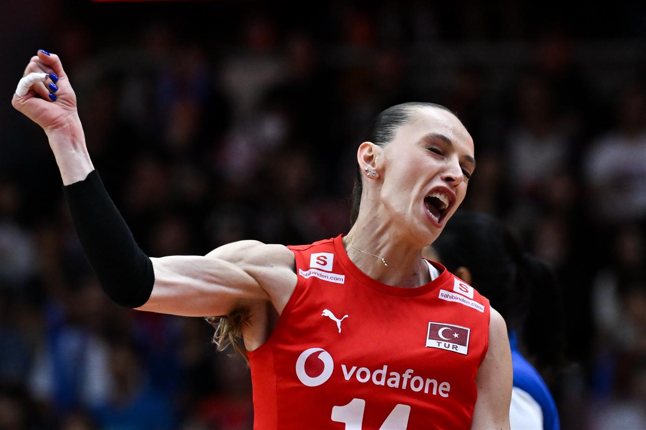 Melissa Vargas (4) of Türkiye celebrates after a score during the FIVB Women’s Volleyball World Championship semi-final match between Türkiye and Japan at Huamark Indoor Stadium in Bangkok, Thailand, September 06, 2025. (AA Photo)