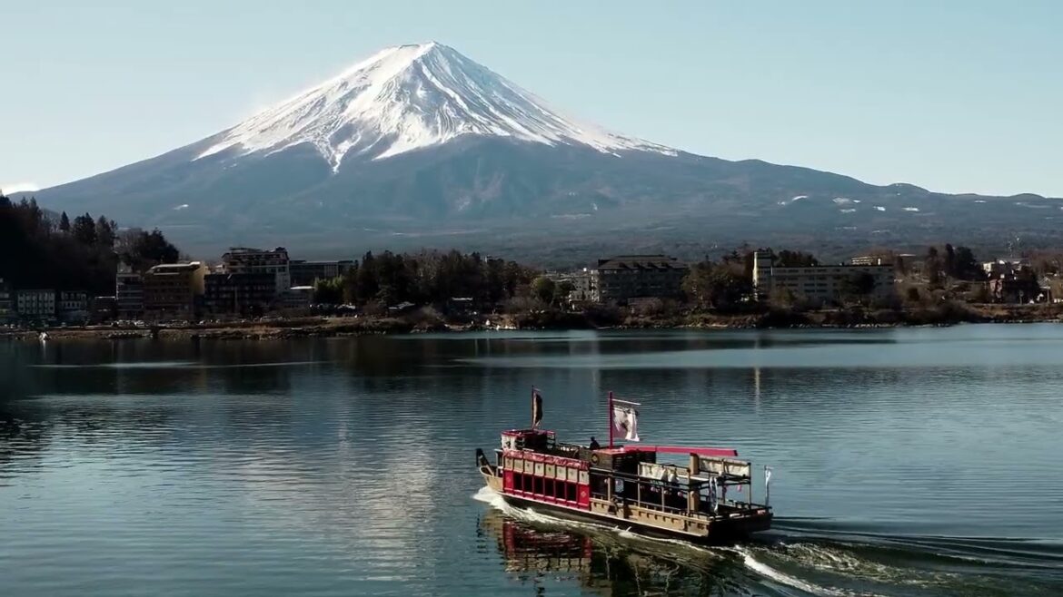 Mount Fuji & Lake Kawaguchi Boat Trip