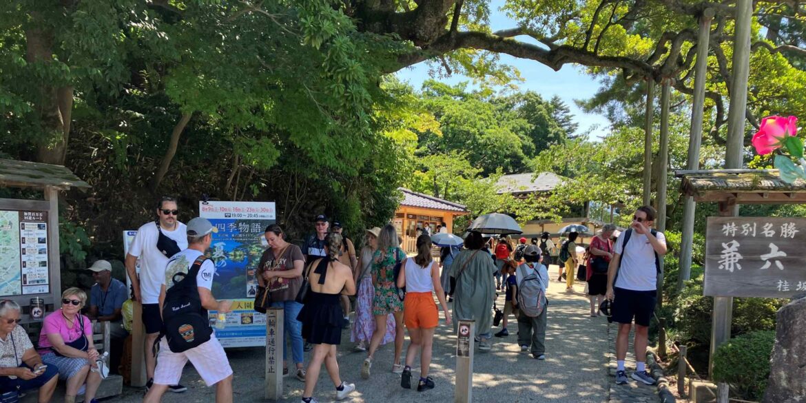 Japan’s Kanazawa draws more Western tourists than East Asians Japan's Kanazawa draws more Western tourists than East Asians