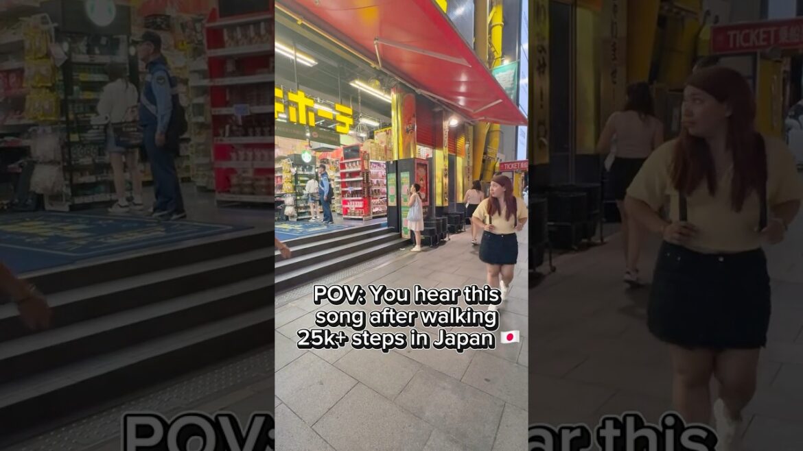 Shopping at Japan’s CRAZIEST store – Don Quijote!🎉🤑