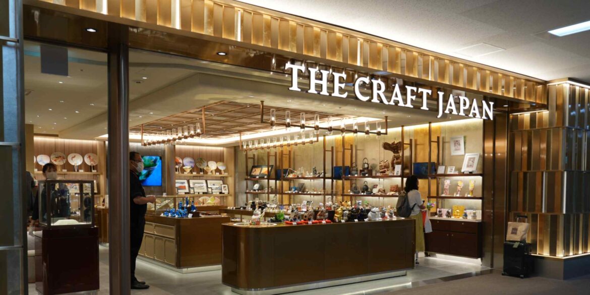 Japanese handicraft shops open for business at Narita, Haneda