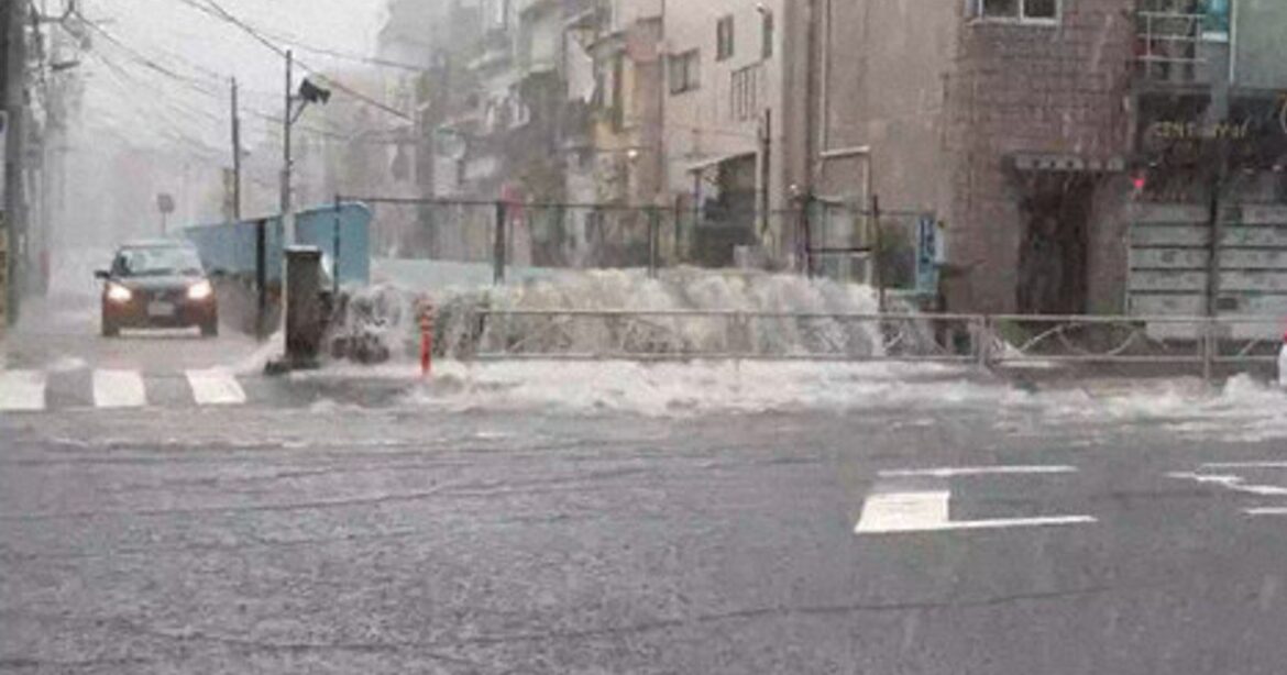 Easy Japanese news in translation: Heavy rain hits Tokyo and Kanagawa Prefecture Easy Japanese news in translation: Heavy rain hits Tokyo and Kanagawa Prefecture