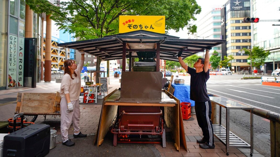 福岡・中洲屋台で修行を積んだ若き店主が夫婦二人三脚で開業した屋台!こだわり餃子や博多ラーメン!王道の屋台メニューで賑わう屋台 Yatai Street food stall Fukuoka Japan 福岡・中洲屋台で修行を積んだ若き店主が夫婦二人三脚で開業した屋台!こだわり餃子や博多ラーメン!王道の屋台メニューで賑わう屋台 Yatai Street food stall Fukuoka Japan