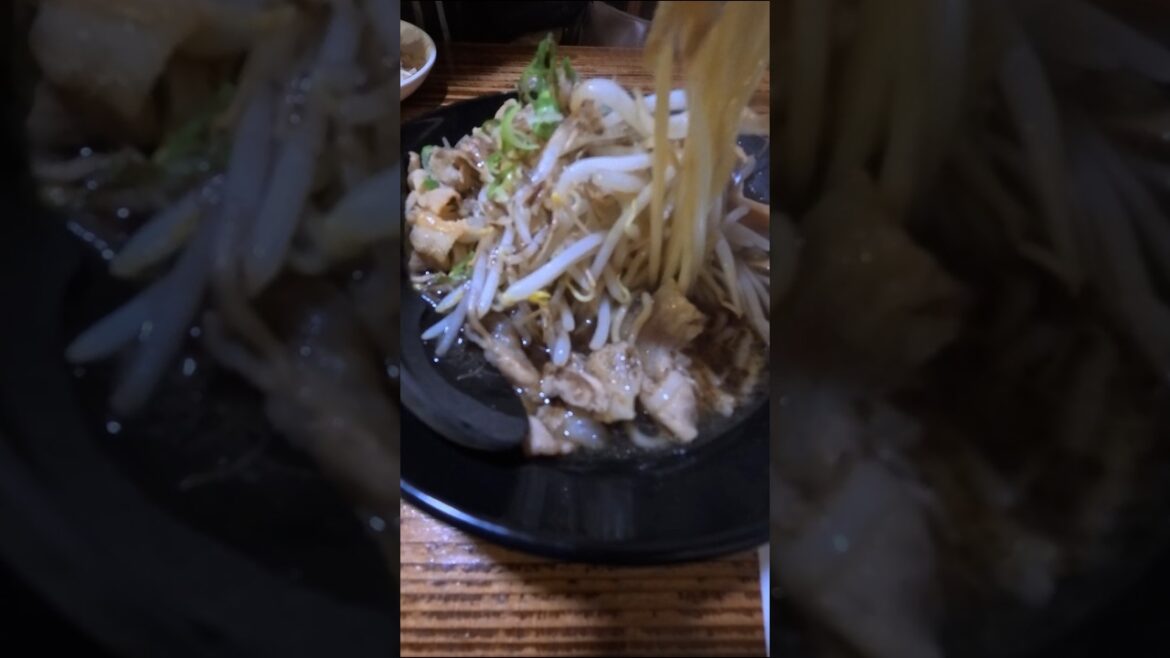 Matsumoto ramen in japan #japan #tokyo #nature  #ramen #castle #travel #एनिमे #vlog　#जापान　#एनिमे