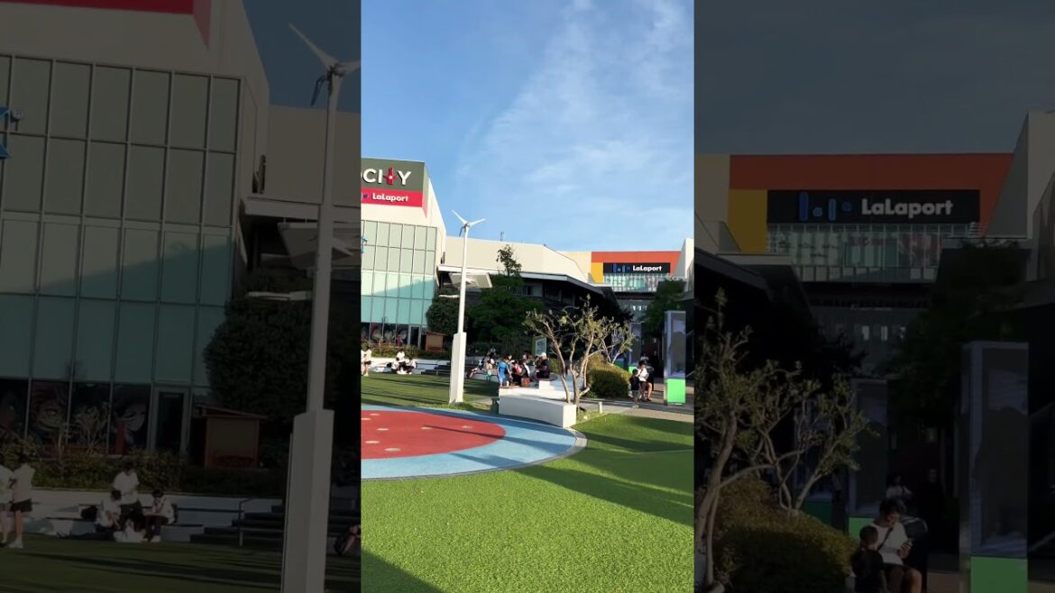 【OSAKA】Must-Come Shopping Spot - Expo City