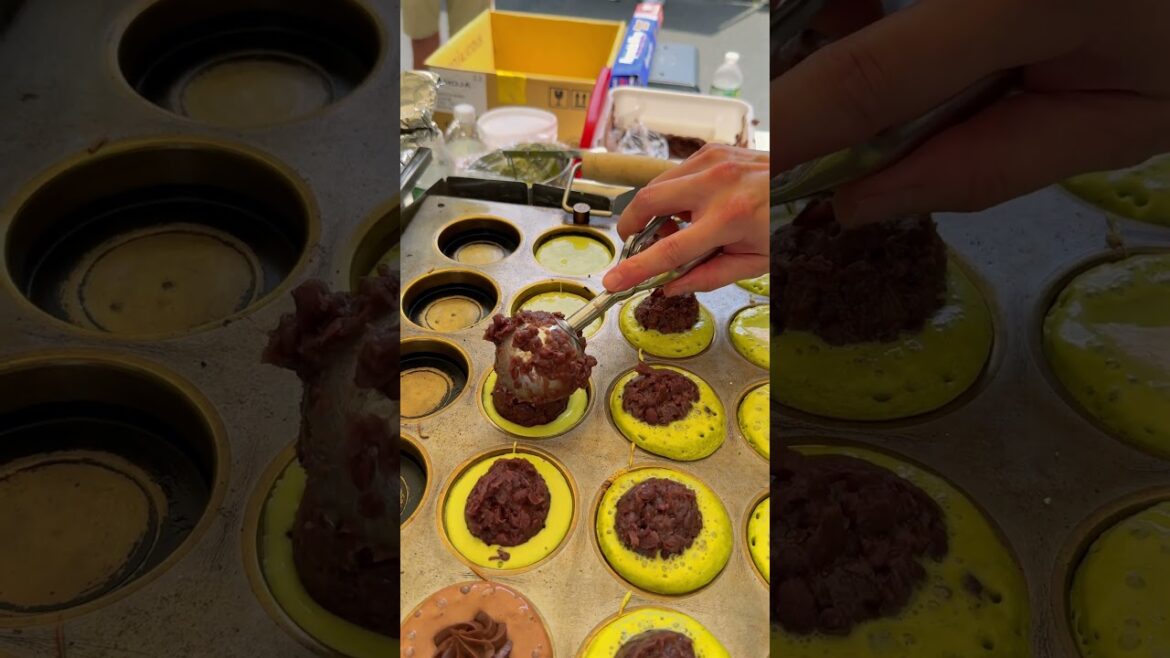 Satisfying Japanese Wheel Cakes in NYC! 🤯 Street Food Magic Satisfying Japanese Wheel Cakes in NYC! 🤯 Street Food Magic