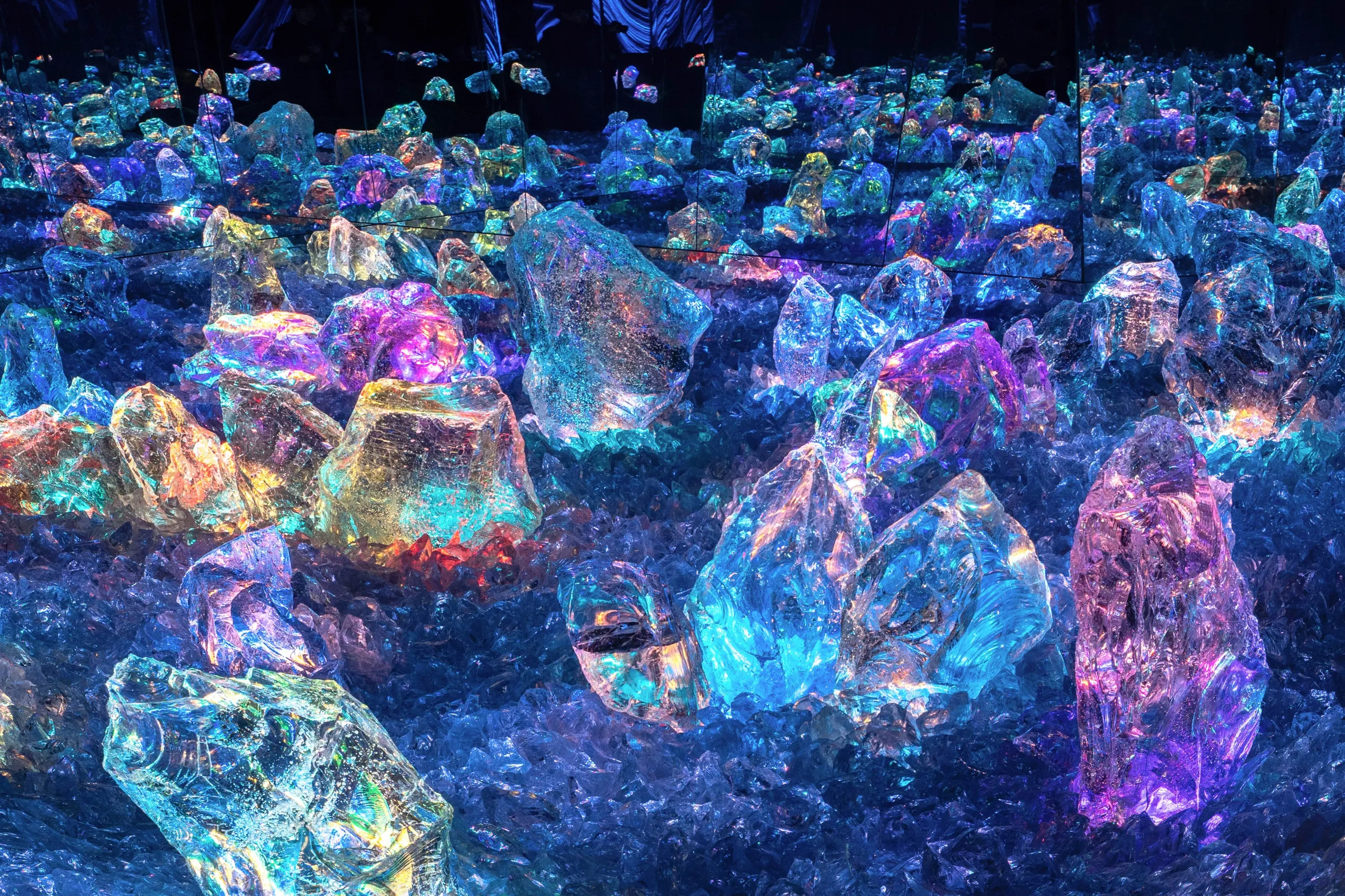 teamLab Biovortex Kyoto – Sea of Solidified Light