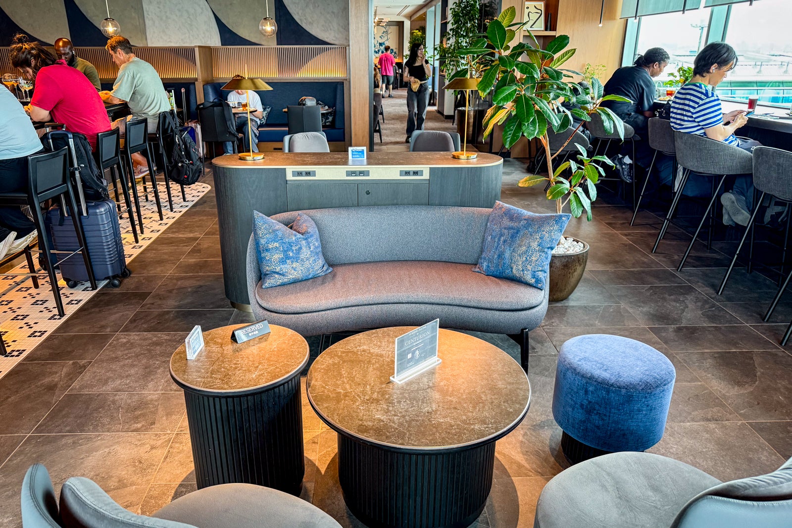 centurion lounge tokyo