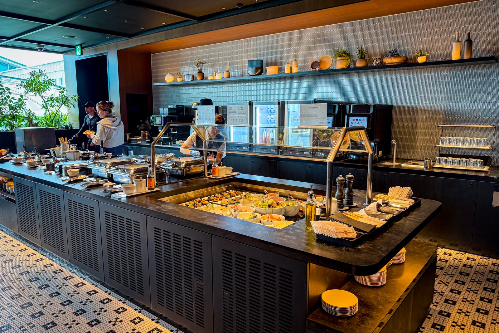 centurion lounge tokyo dining