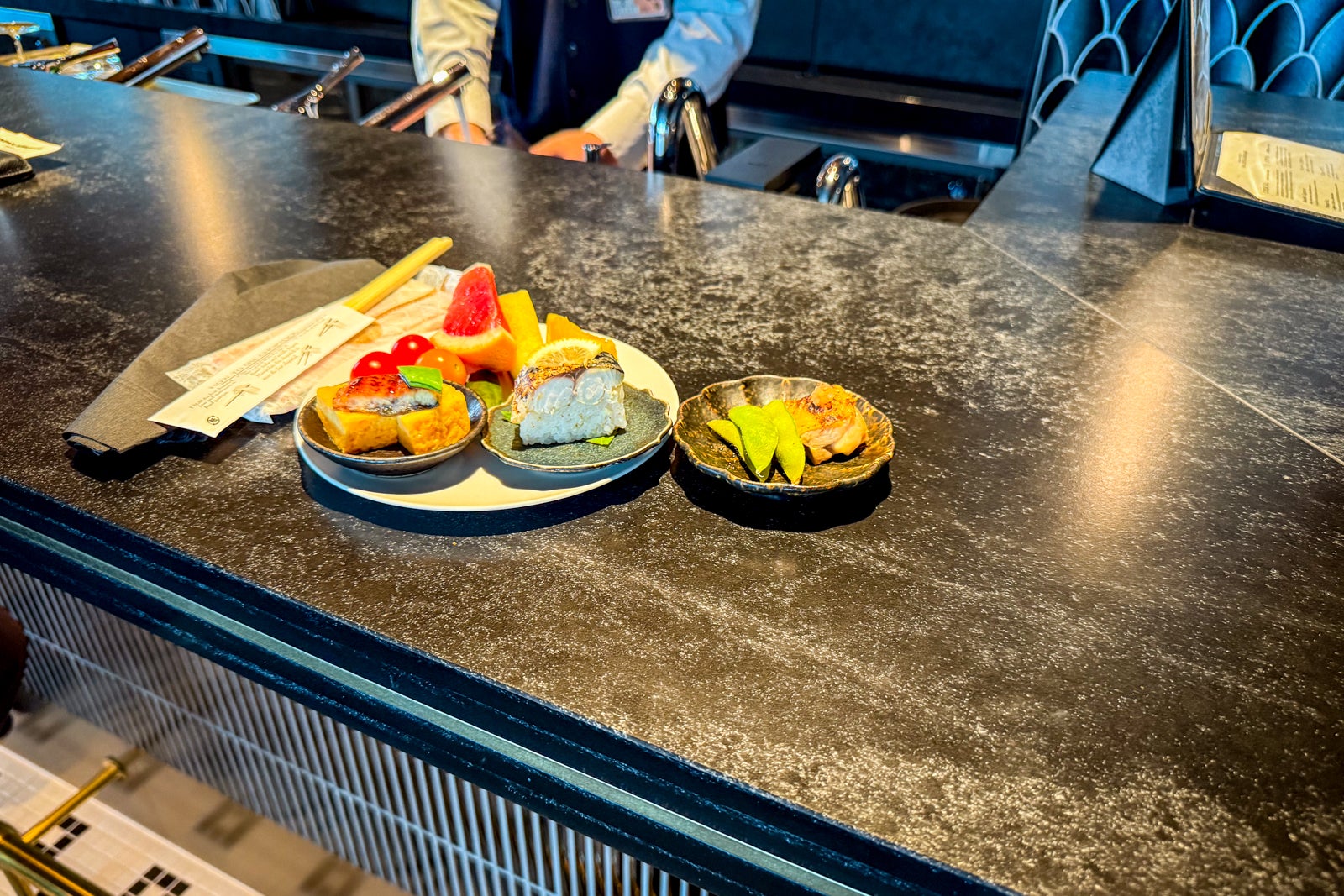 centurion lounge tokyo dining