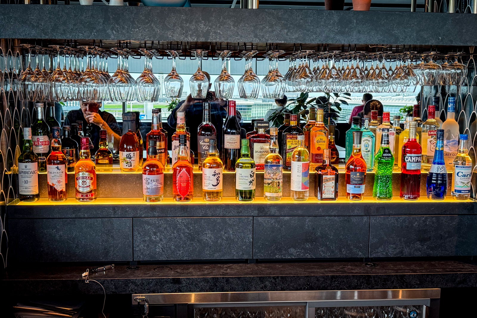 centurion lounge tokyo bar