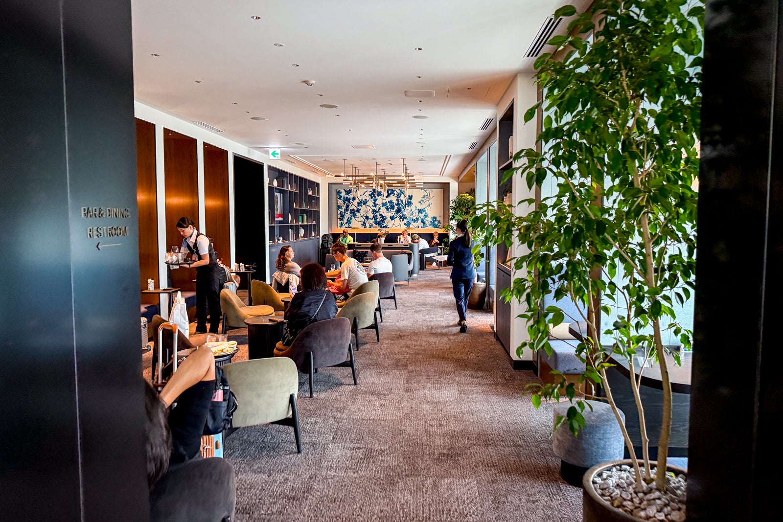 centurion lounge tokyo