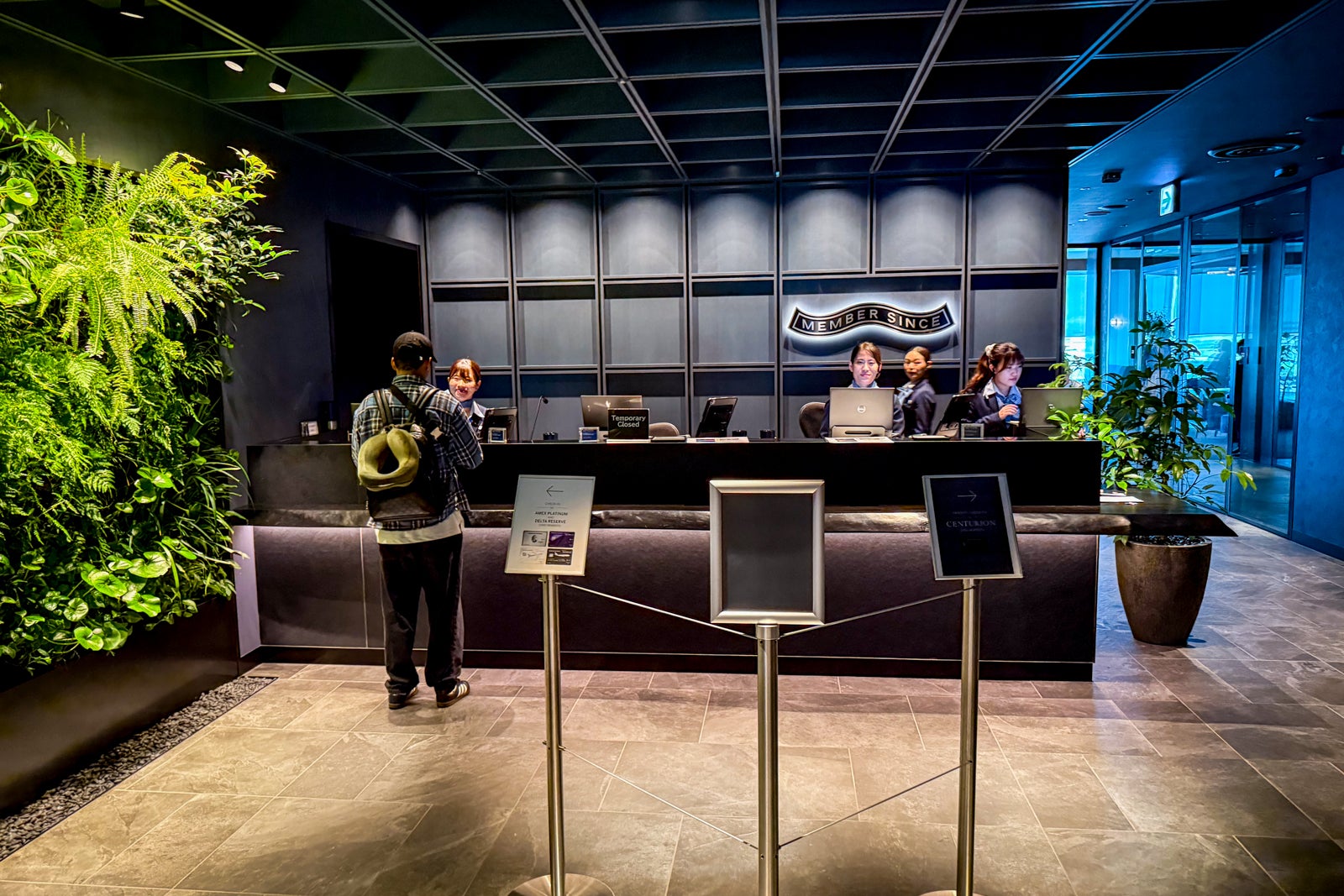 centurion lounge tokyo
