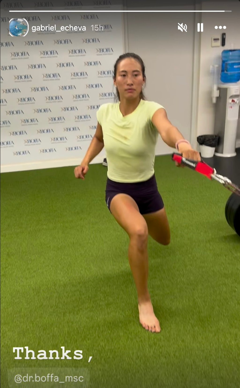A screengrab from physiotherapist Gabriel Echeva’s Instagram story shows Zheng Qinwen working out at the Dr Boffa Medical Sport Centre in Barcelona. Photo: Instagram/grabriel_echeva