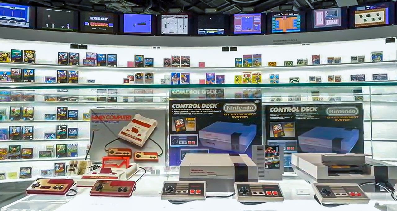 Past consoles bring back the memories. (© Nintendo)