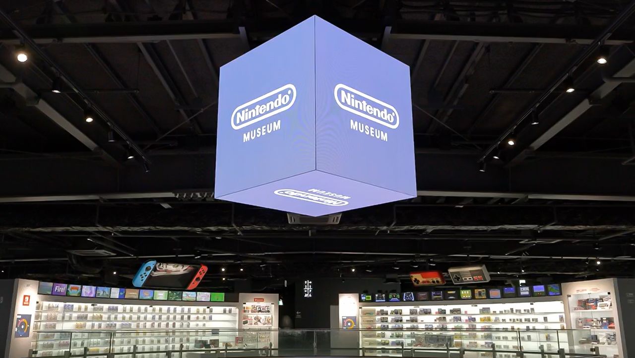 The display floor exhibits software from through the company’s history. (© Nintendo)
