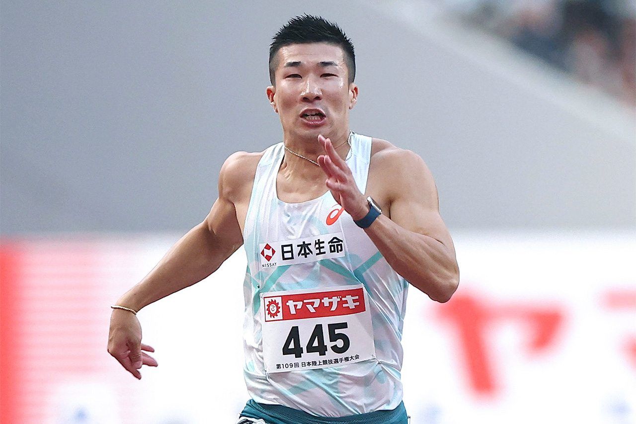 Born December 15, 1995. From Shiga Prefecture. Major achievements: Silver medal, 4×100-meter relay, World Championships, 2019; Bronze medal, 4×100-meter relay, World Championships, 2017; Silver medal, 4×100-meter relay, Rio Olympics, 2016. (© Jiji)