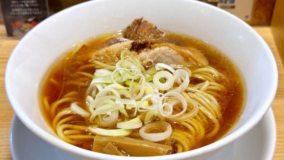 Playfulness and Sincerity in Equal Measure at Jinrui Mina Menrui in Yodogawa, Osaka Playfulness and Sincerity in Equal Measure at Jinrui Mina Menrui in Yodogawa, Osaka