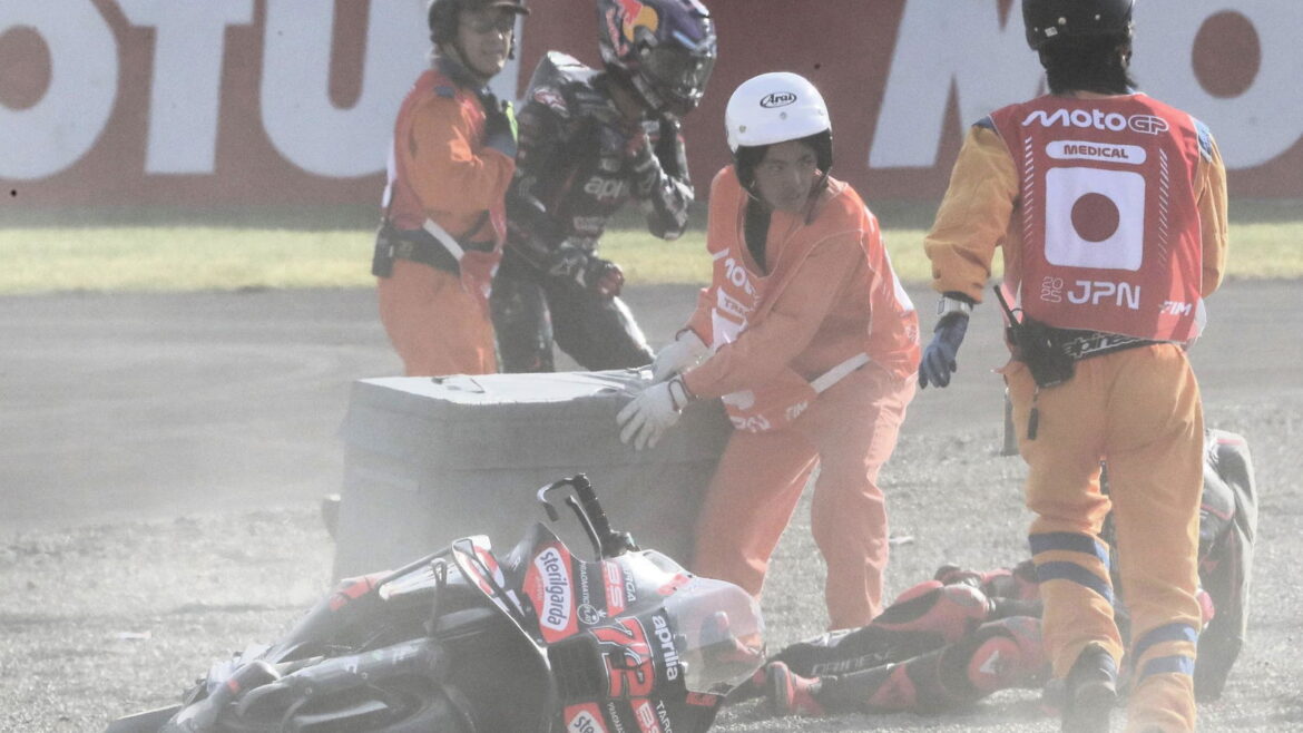 Jorge Martin suffers “displaced fracture” during Japanese MotoGP Sprint collision Jorge Martin, Turn 1 crash, 2025 Japanese MotoGP Sprint