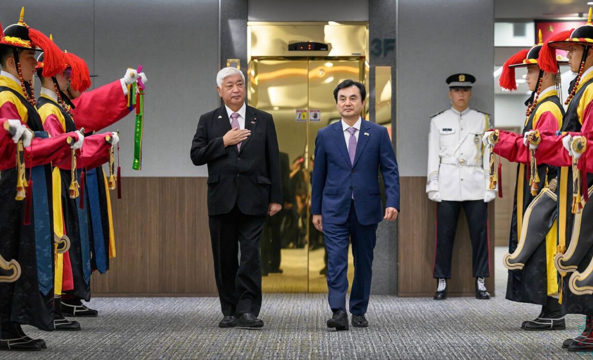 Japan and South Korea defense chiefs agree to regular visits and tech cooperation Japan and South Korea defense chiefs agree to regular visits and tech cooperation