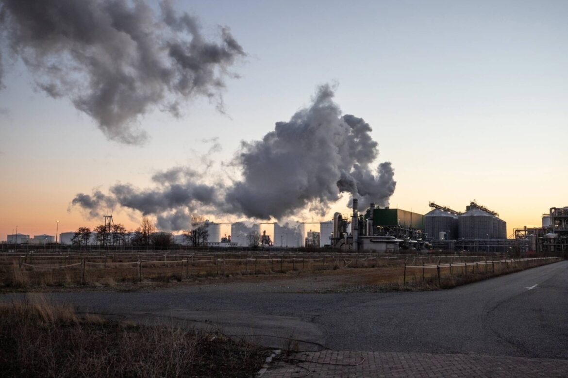 Scientists link major carbon emitters to worsening heat waves